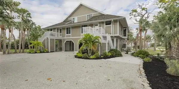 1241 Ferry RD