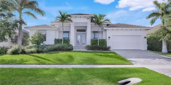 327 Henderson CT