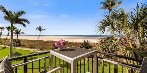 180 Seaview CT