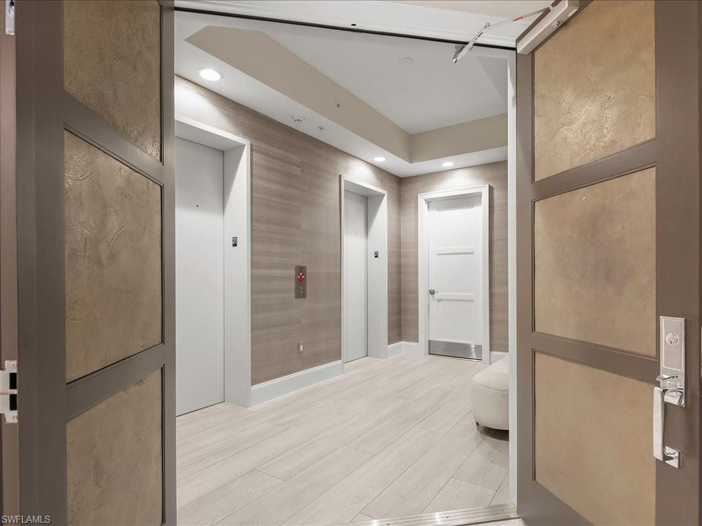 Image 4: Private Elevator Lobby