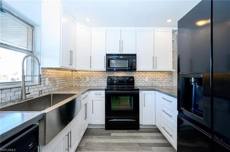 5499 Rattlesnake Hamm RD