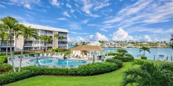 3000 Gulf Shore BLVD N