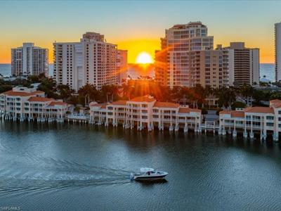 4500 Gulf Shore BLVD N