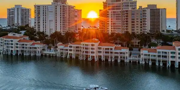 4500 Gulf Shore BLVD N