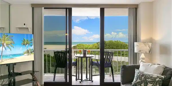 380 Seaview CT