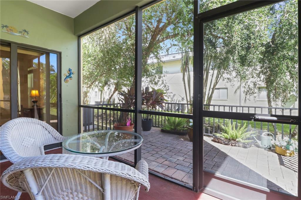 Image 3: Patio with outdoor dining area