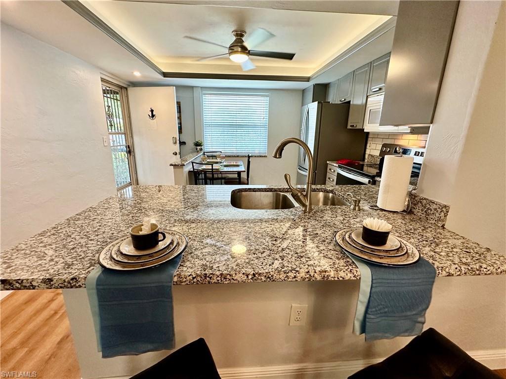 Image 4: I-1 Custom Designed Kitchen with Granite