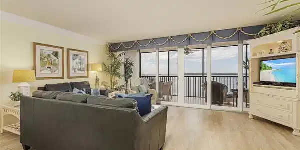17080 Harbour Point DR