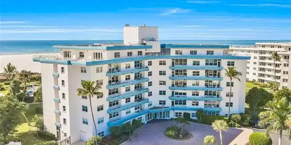 220 Seaview CT