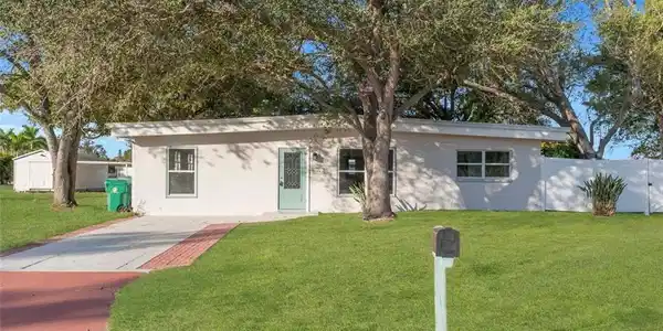 27044 Briar CT