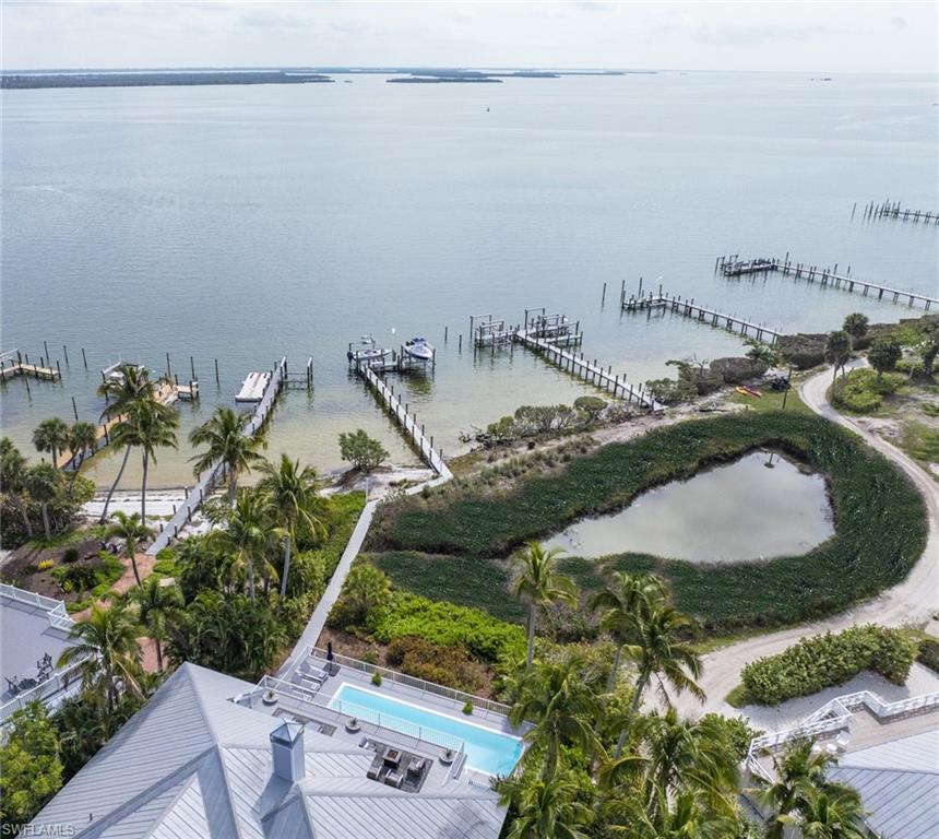 Image 4: Drone / aerial view 218 Useppa