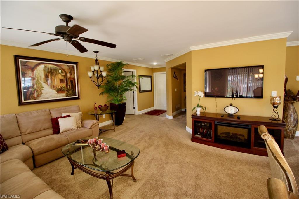 Image 4: Large eat in kitchen overlooking screened in lanai
