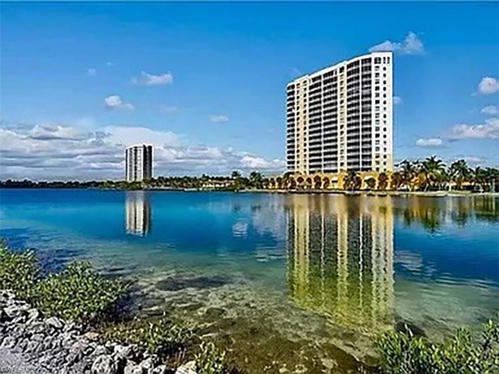 Image 3: Crystal_clear_Lake_Mastique
