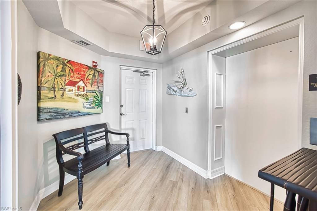Image 4: Private_elevator_foyer