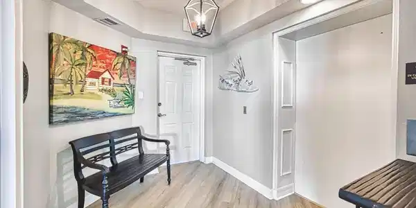 Image 4: Private_elevator_foyer