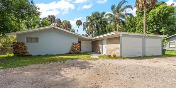 319 W Mariana AVE