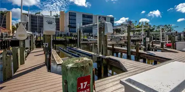 4541 Bay Beach LN