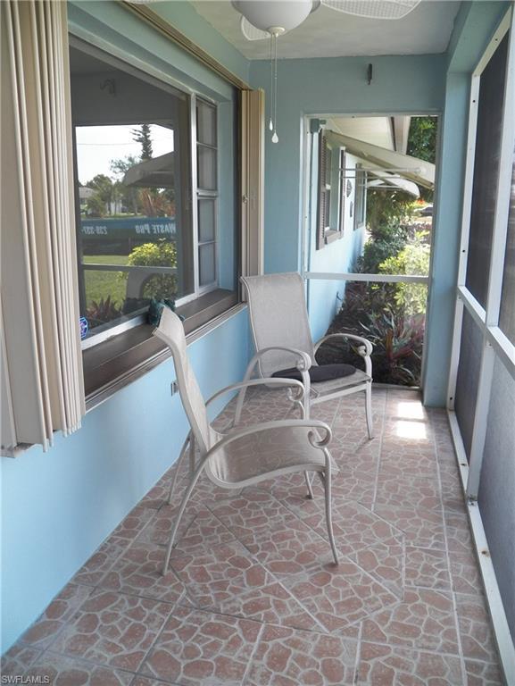 Image 2: Nice screened entry