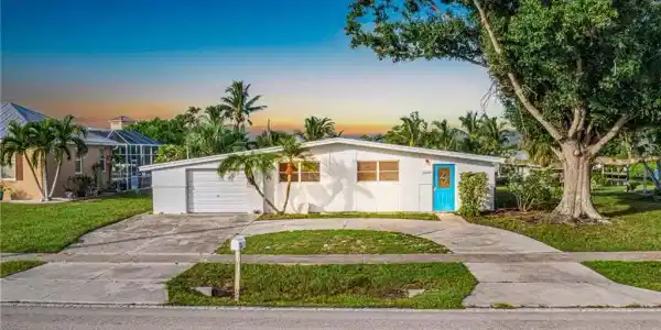 21288 Edgewater DR