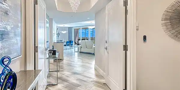 Image 4: Private elevator foyer leads into condo