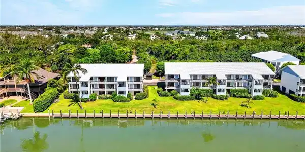 1250 Tennisplace CT
