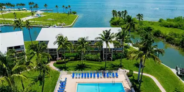 905 Marina Villas