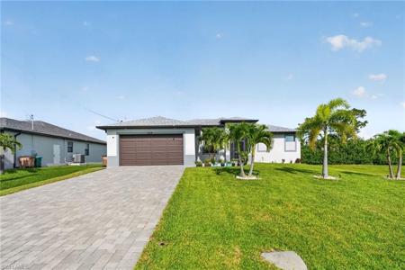 228 SW 31st PL