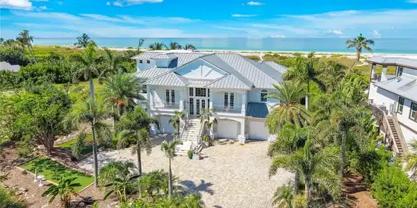 4725 Rue Belle Mer