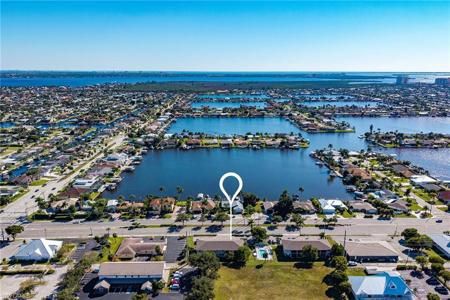423 Cape Coral PKWY W