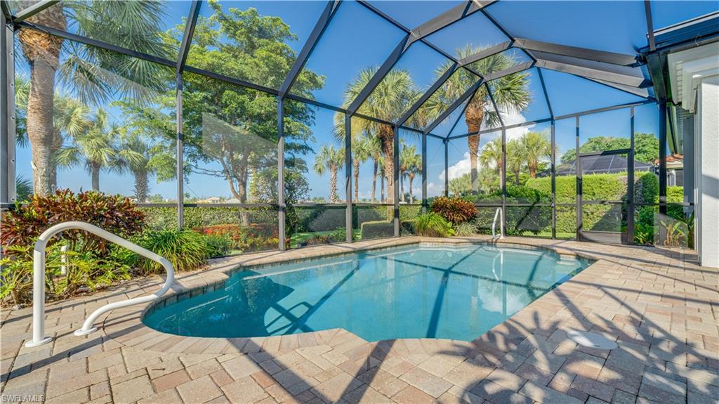 Image 2: Pool