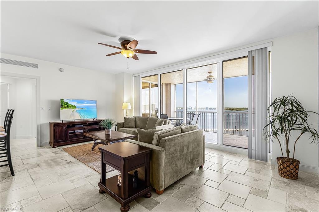 Image 2: Spacious Great Room