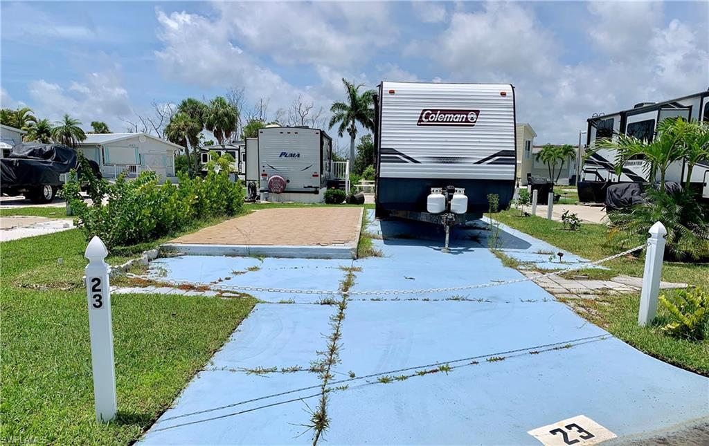 Image 2: Front View with 26' RV Included