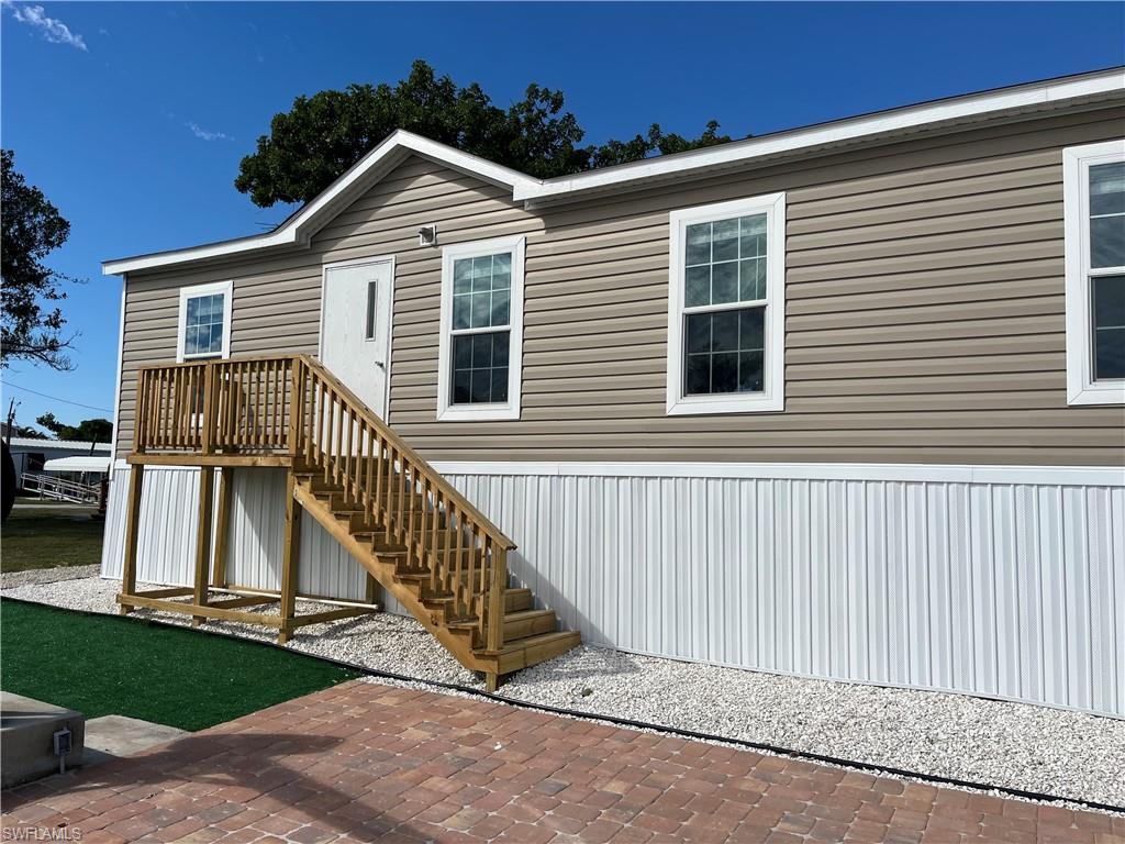 Image 2: View of yard