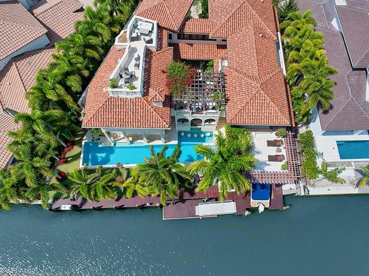 Image 3: Bird's eye view of a pool area