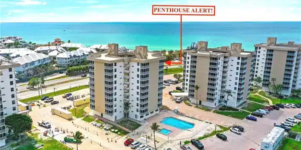 Image 2: 10th Floor penthouse!