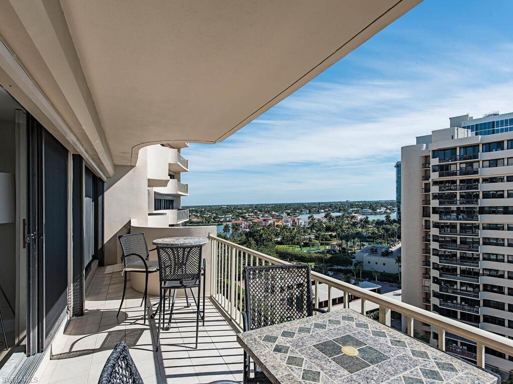 Image 3: View of balcony