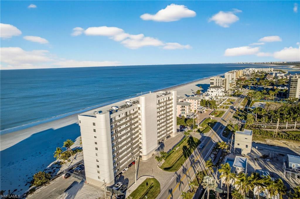 Image 3: The Ambassador with unmatched direct views of both beach and bay.