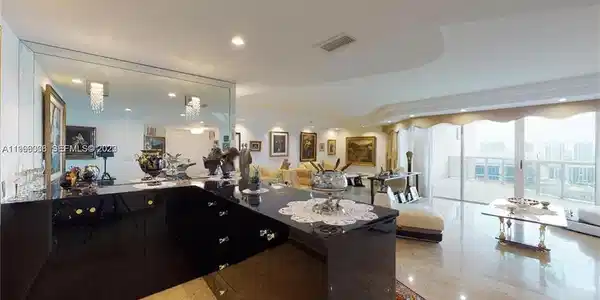 Image 4: Kitchen with open floor plan and recessed lighting
