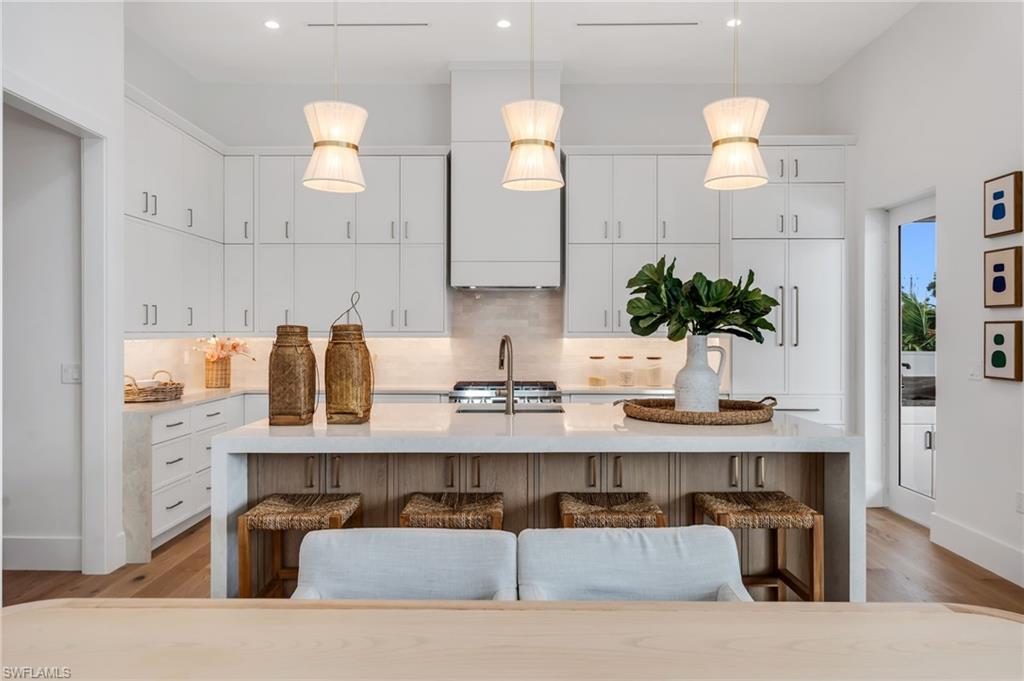 Image 2: Kitchen - View 1