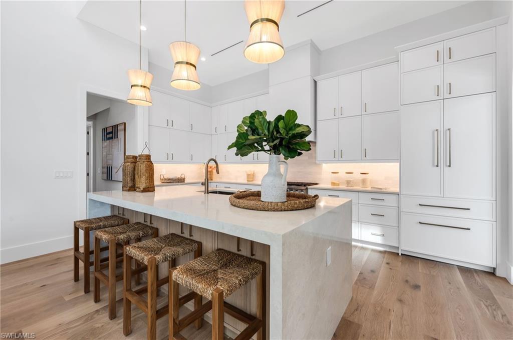 Image 3: Breakfast Bar