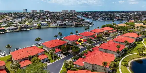 210 Waterside CIR