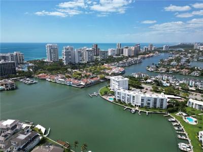 300 Park Shore DR