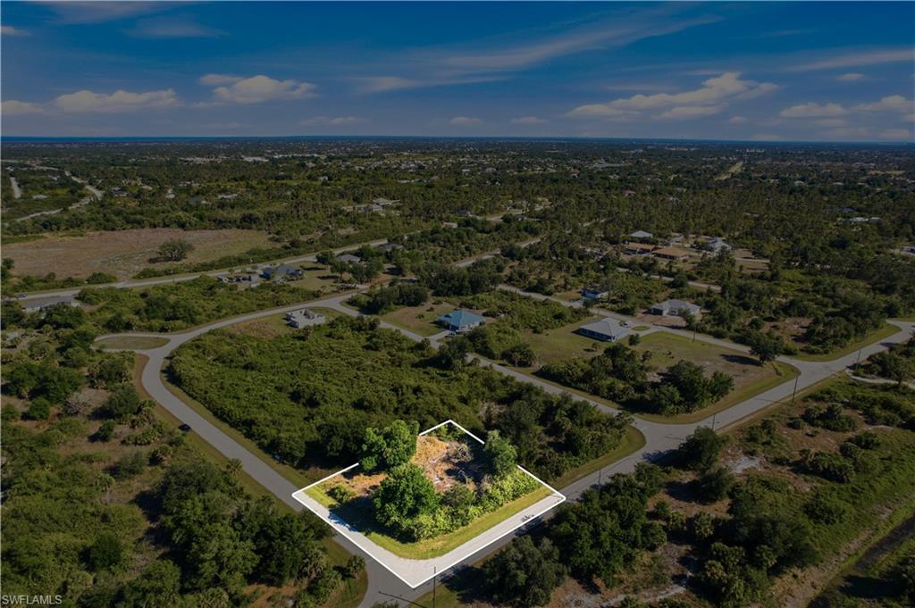 Image 2: Build your DREAM HOME!