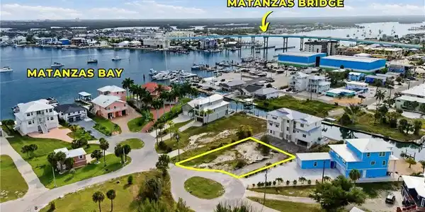 740 Matanzas CT