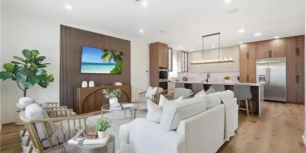 14871 Laguna DR