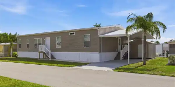 24 Red Poinciana DR