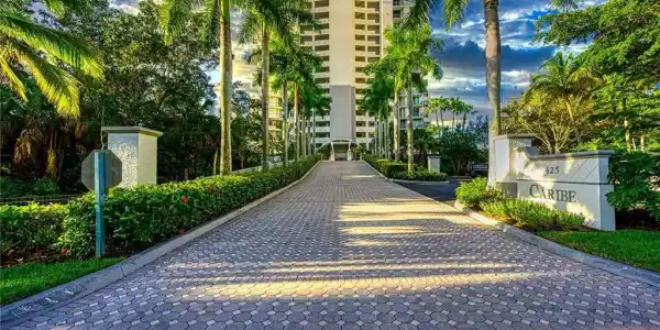 425 Cove Tower DR