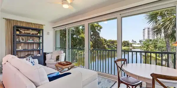 Image 3: It is all about the view and THIS one is simply stunning!