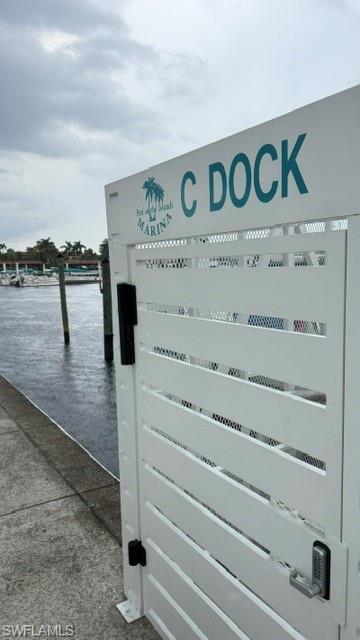 Image 4: Port of the Islands Dock C