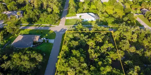 Image 3: Aerial overview of property's location